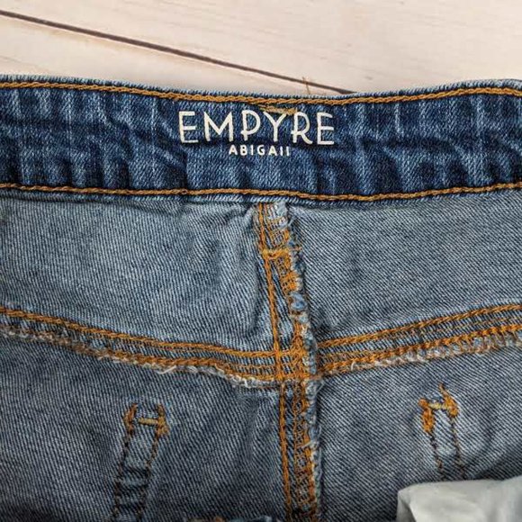 🎇 Empire Abigail Distressed Lace Pocket Shorts 9 - Picture 6 of 8